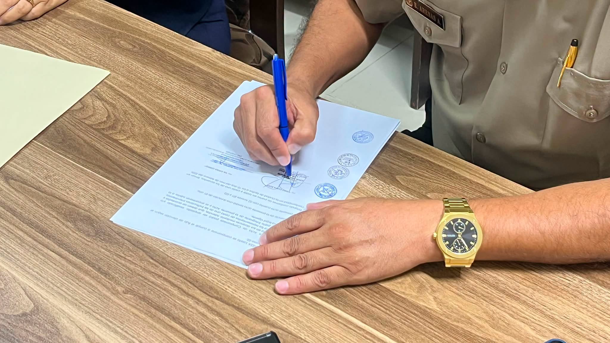 🤝 𝗗𝗜𝗥𝗘𝗦𝗔 𝗟𝗢𝗥𝗘𝗧𝗢 𝗬 𝗘𝗝𝗘́𝗥𝗖𝗜𝗧𝗢 𝗖𝗢𝗢𝗥𝗗𝗜𝗡𝗔𝗡 𝗠𝗘𝗝𝗢𝗥 𝗔𝗧𝗘𝗡𝗖𝗜𝗢́𝗡 𝗘𝗡 𝗦𝗔𝗟𝗨𝗗 𝗣𝗔𝗥𝗔 𝗣𝗘𝗥𝗦𝗢𝗡𝗔𝗟 𝗗𝗘 𝗧𝗥𝗢𝗣𝗔 𝗔𝗦𝗘𝗚𝗨𝗥𝗔𝗗𝗢 𝗔𝗟 𝗦𝗜𝗦